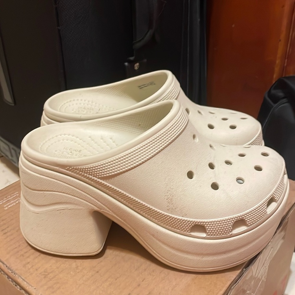 Croc Women’s Siren in Bone Women’s 6